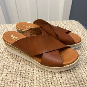 Bertuchi Women’s leather‎ wedge Criss Cross Sandals Size 39 EU 8 US Style 32423